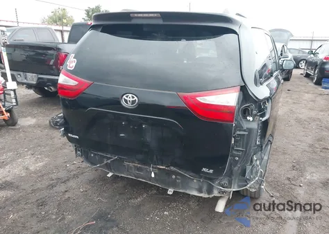 2017 Toyota Sienna Xle 8 Passenger z USA, uszkodzony, nr VIN 5TDYZ3DC4HS895841